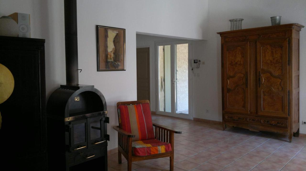 A L'Est D'Uzes Villa Saint-Siffret Room photo