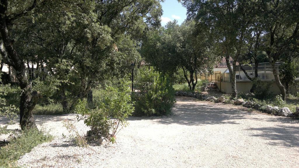 A L'Est D'Uzes Villa Saint-Siffret Exterior photo