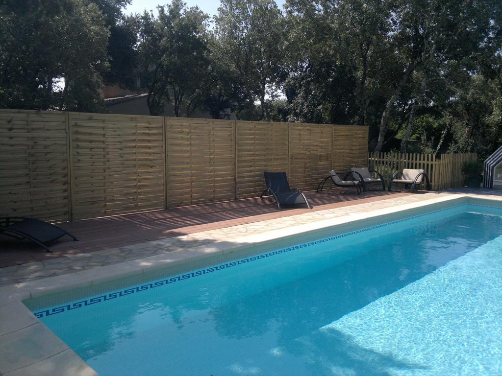 A L'Est D'Uzes Villa Saint-Siffret Exterior photo