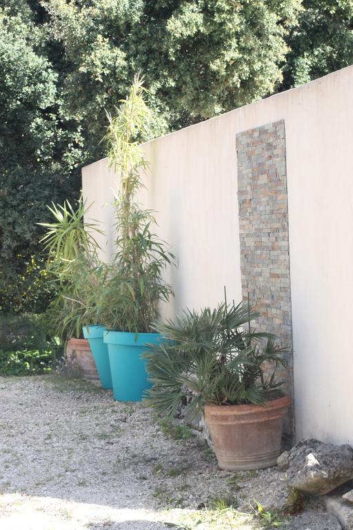 A L'Est D'Uzes Villa Saint-Siffret Exterior photo