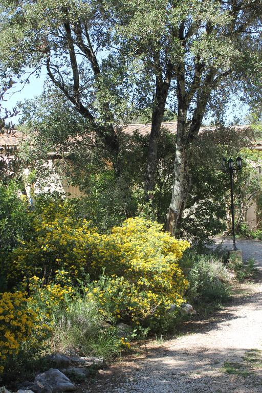 A L'Est D'Uzes Villa Saint-Siffret Exterior photo